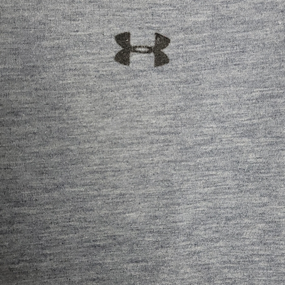 Girl Under Armour Shirt - Picture 2 of 4